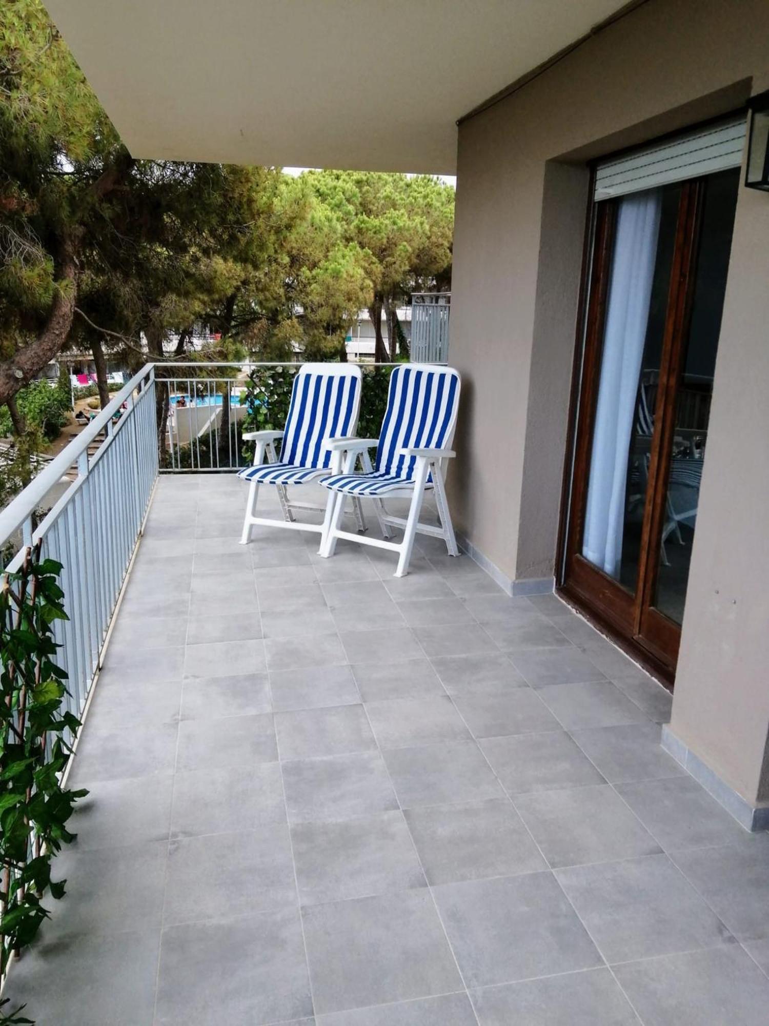 Apartamento con terraza en la playa de La Fosca Palamós Exterior foto
